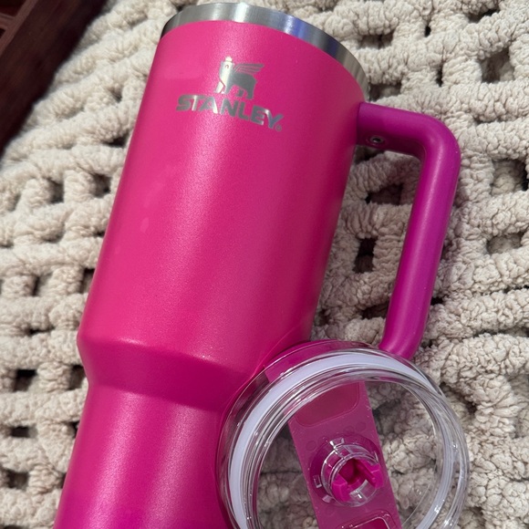 Stanley Fuchsia Travel Mug with Handle - Picture 6 of 7